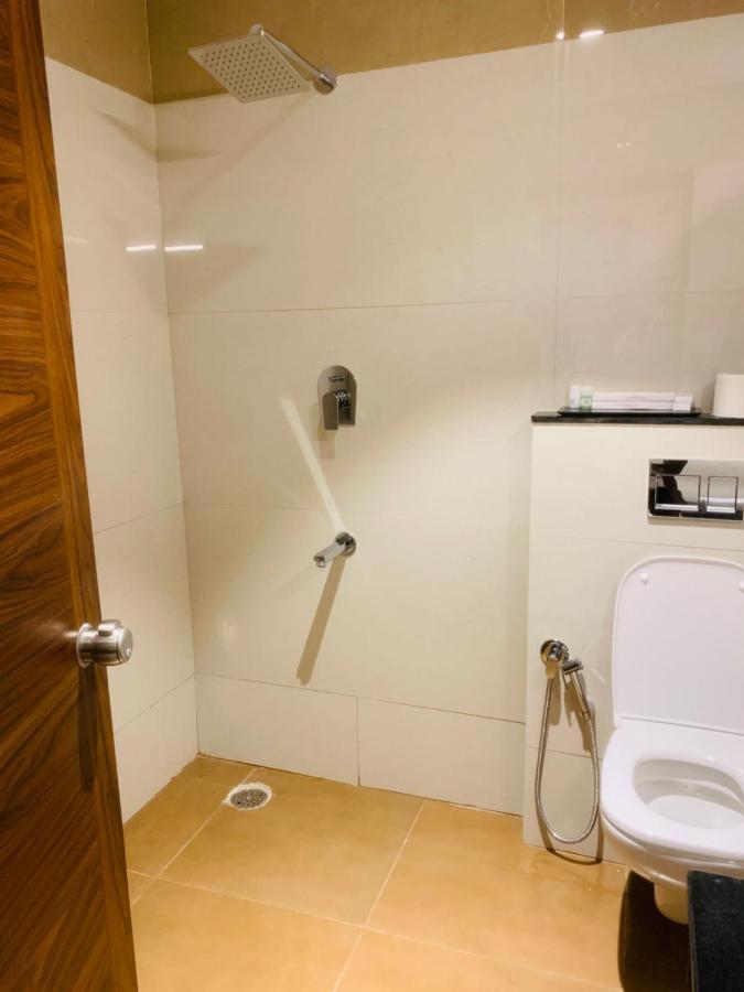 Rajathadri Royal Inn バンガロール エクステリア 写真